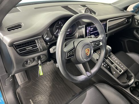 Used 2023 Porsche Macan AWD/4WD image 17
