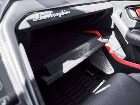 Used 2024 Lamborghini Urus Performante image 95