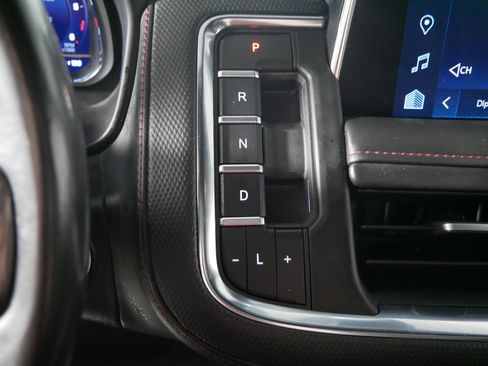 Used 2022 Chevrolet Suburban RST w/ Luxury Package AWD/4WD image 24