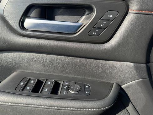 Used 2025 Nissan Armada PRO-4X image 16