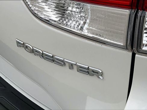 Used 2020 Subaru Forester Premium image 29