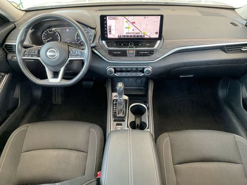 Used 2023 Nissan Altima 2.5 SV w/ SV Premium Package AWD/4WD image 17