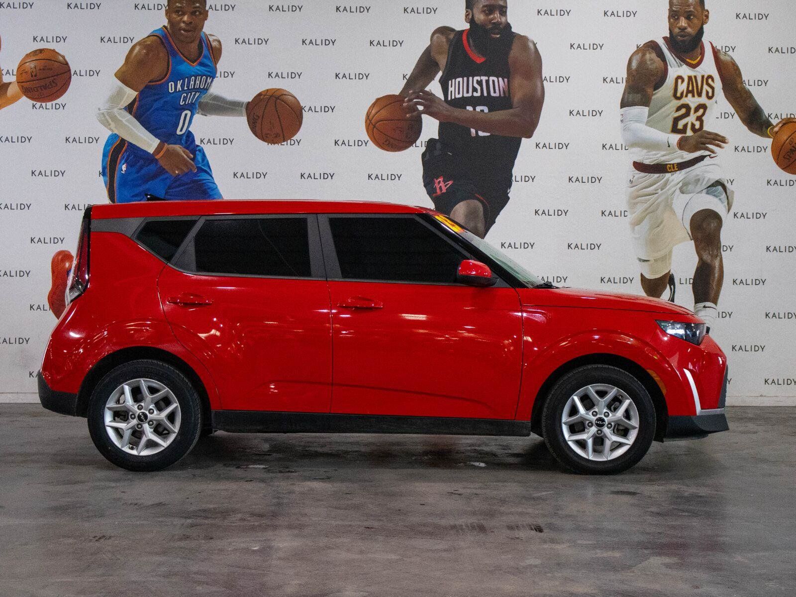 Used 2023 Kia Soul LX w/ Option Group 015 FWD image 17