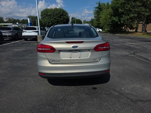 Used 2015 Ford Focus SE FWD image 7