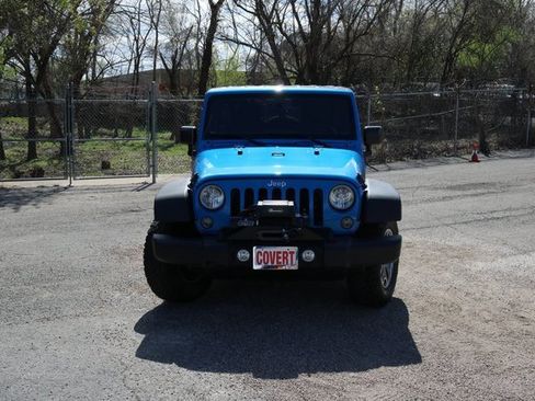 Used 2016 Jeep Wrangler Unlimited Rubicon w/ Connectivity Group image 8