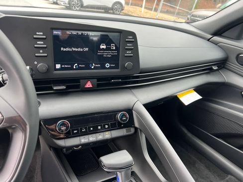 New 2025 Hyundai Elantra Sport image 19