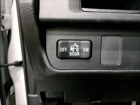 Used 2017 Toyota Tacoma SR5 w/ Tow Package RWD image 35