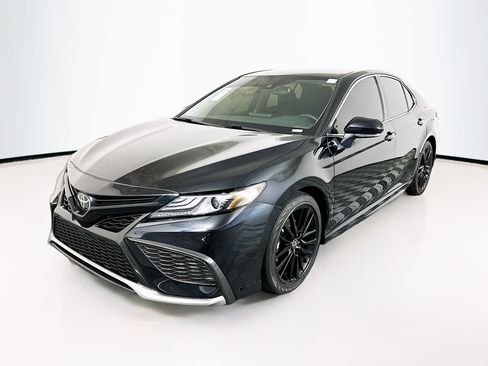 Used 2022 Toyota Camry XSE image 7