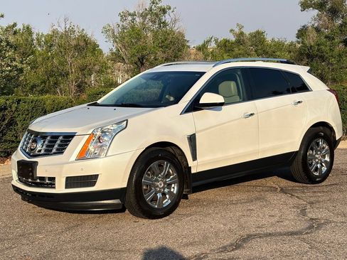 Used 2016 Cadillac SRX Luxury w/ Driver Awareness Package AWD/4WD image 5