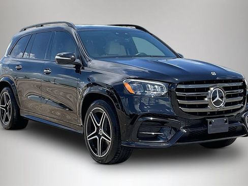 Used 2024 Mercedes-Benz GLS 450 4MATIC image 1