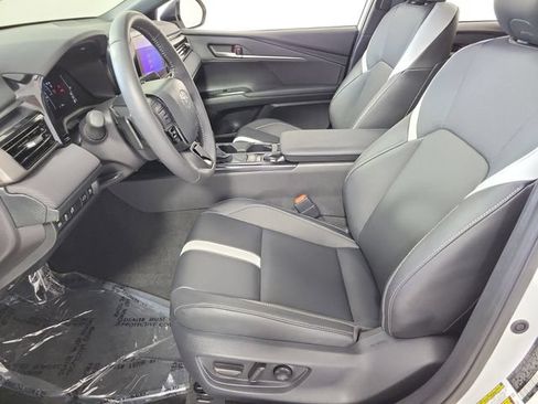 Used 2025 Toyota Camry SE FWD image 19