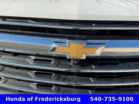 Used 2025 Chevrolet Traverse LT w/ Enhanced Driving Package FWD image 16
