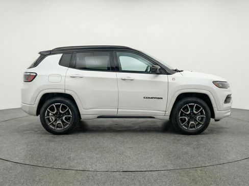 Used 2025 Jeep Compass Trailhawk AWD/4WD image 11