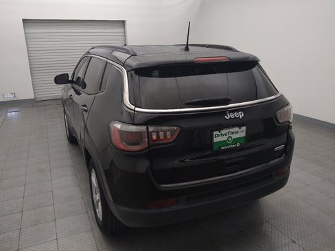 Used 2018 Jeep Compass Latitude w/ Popular Equipment Group FWD image 6