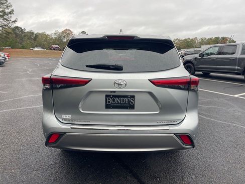 Used 2022 Toyota Highlander Platinum image 15