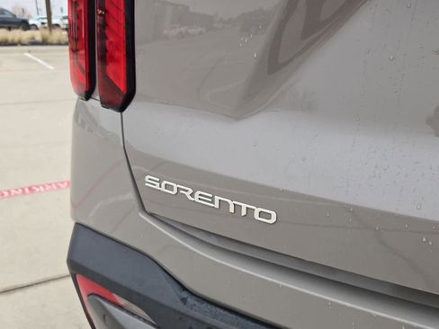 Certified 2024 Kia Sorento SX Prestige w/ Olive Brown Leather Package image 11