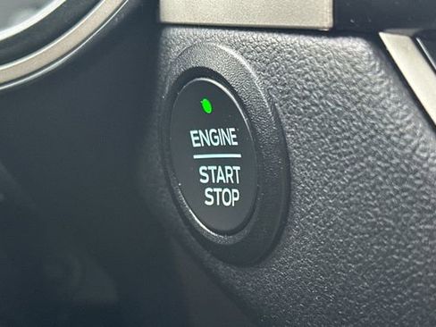 Used 2022 Ford Escape SE image 20