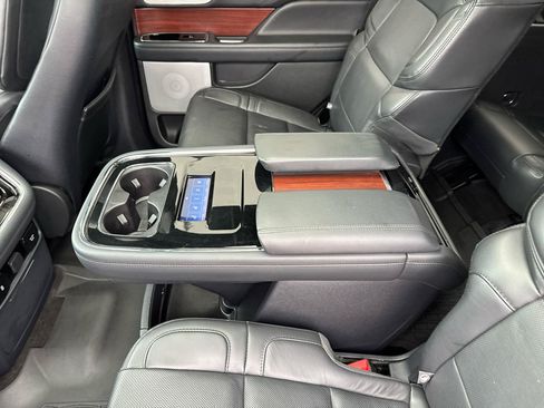 Used 2023 Lincoln Navigator Reserve AWD/4WD image 34