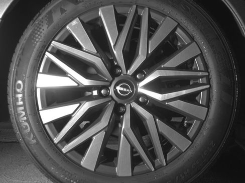 Used 2025 Nissan Altima 2.5 SV image 15