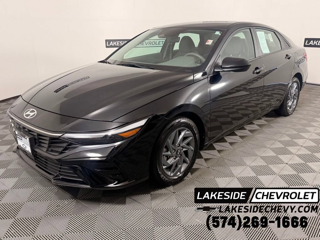 Used 2024 Hyundai Elantra SEL FWD image 1
