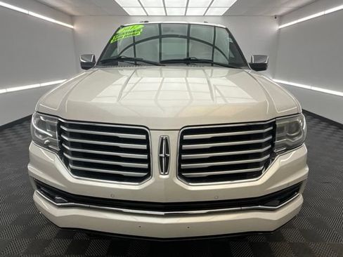 Used 2017 Lincoln Navigator Reserve AWD/4WD image 2