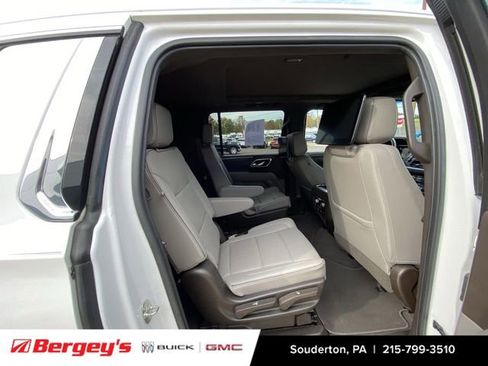 Used 2021 GMC Yukon XL SLT w/ SLT Luxury Plus Package image 23