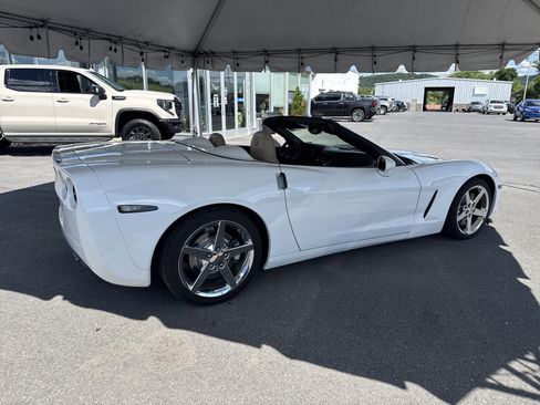Used 2008 Chevrolet Corvette Convertible w/ Preferred Equipment Group RWD image 3