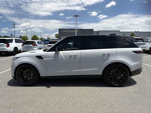 New 2026 Land Rover Range Rover Sport SE AWD/4WD image 2