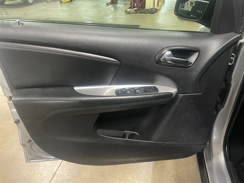 Used 2018 Dodge Journey SXT w/ Safe & Sound Group AWD/4WD image 20