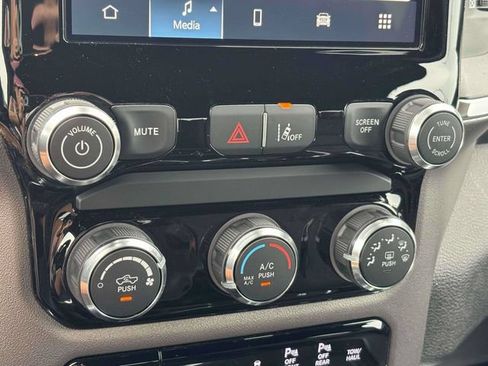New 2026 RAM 1500 Express AWD/4WD image 23