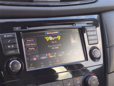 Used 2019 Nissan Rogue image 27