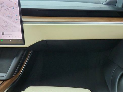 Used 2024 Tesla Model S Base image 35