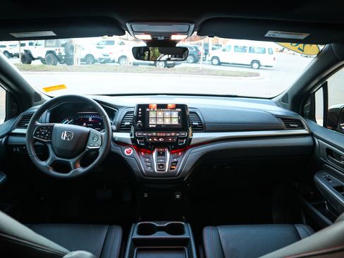 Used 2023 Honda Odyssey Sport image 29