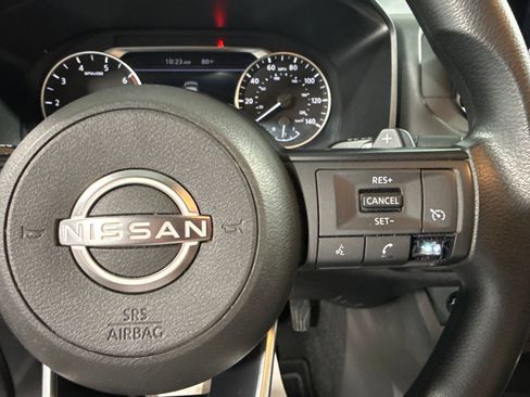 Used 2024 Nissan Rogue S AWD/4WD image 30