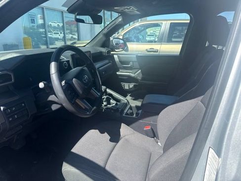 Used 2025 Toyota 4Runner SR5 AWD/4WD image 10