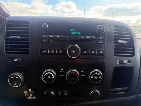 Used 2014 Chevrolet Silverado 2500 LT w/ Snow Plow Prep Package image 22