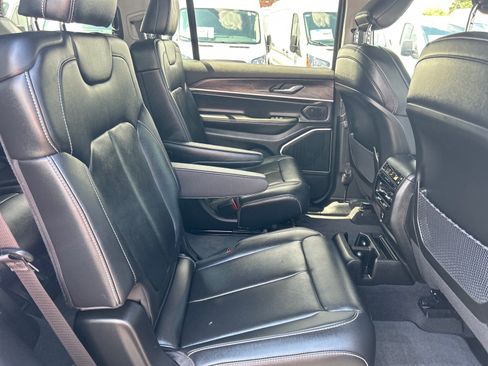 Used 2021 Jeep Grand Cherokee L Limited AWD/4WD image 21