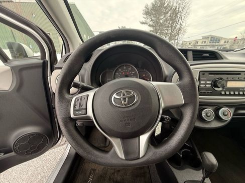 Used 2012 Toyota Yaris LE image 20
