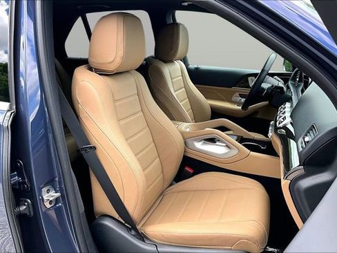 Certified 2025 Mercedes-Benz GLE 450e 4MATIC image 32