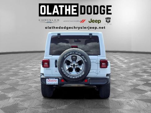 Certified 2019 Jeep Wrangler Unlimited Sahara AWD/4WD image 27
