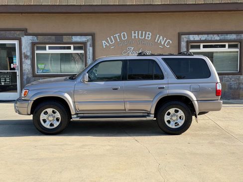 Used 2001 Toyota 4Runner Limited image 6