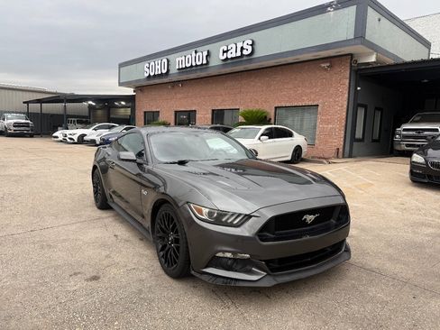 Used 2017 Ford Mustang GT Premium w/ GT Performance Package RWD image 5