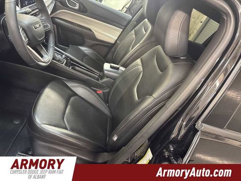 Used 2025 Jeep Compass Limited image 12