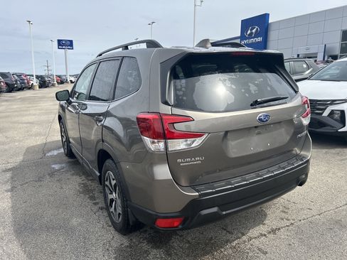 Used 2019 Subaru Forester Premium w/ All-Weather Package image 8