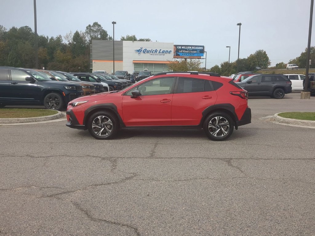 Used 2024 Subaru Crosstrek 2.0i Premium AWD/4WD image 2