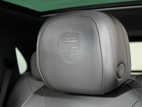 Certified 2024 Porsche Cayenne AWD/4WD image 20
