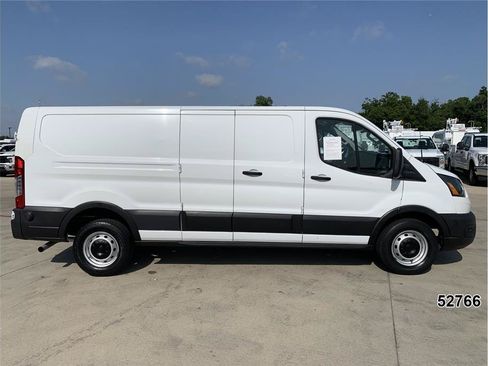 Used 2020 Ford Transit 250 Low Roof RWD image 5