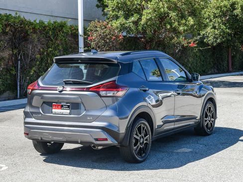 Used 2022 Nissan Kicks SR w/ Interior Electronics Package FWD image 9