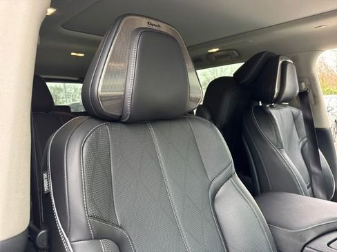 Used 2025 INFINITI QX80 Sensory image 28