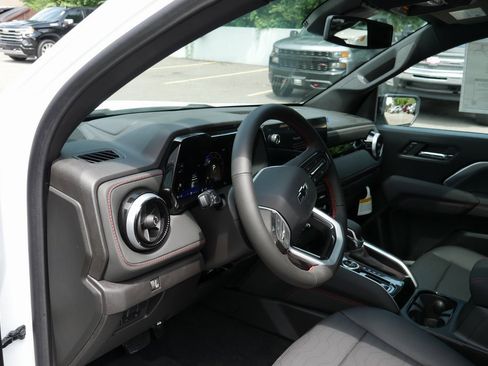 New 2025 Chevrolet Colorado Z71 w/ Z71 Convenience Package 2 image 10